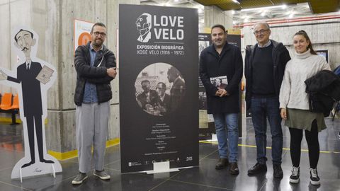 La exposicin Love Velo, sobre la vida de Xos Velo, se puede visitar en la entrada del edificio de Ferro del campus de Ourense.