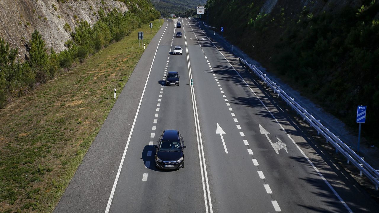 Aprobada la licitación por 11,2 millones para convertir en autovía 4,9 kilómetros entre Brión y Urdilde
