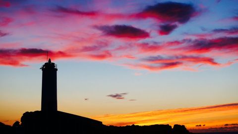 Faro Roncudo (Corme). A�o 1920. En su entorno, los mejores percebes y un Atl�ntico bravo
