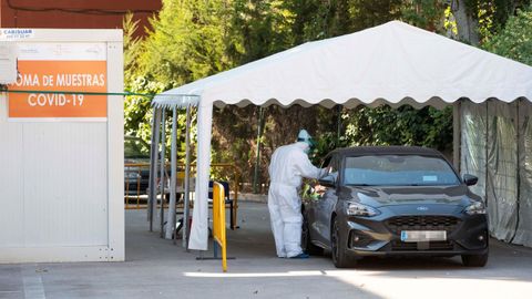 Murcia se encuentra entre las comunidades m�s golpeadas por la segunda ola. En la imagen, una enfermera toma muestras en Jumilla