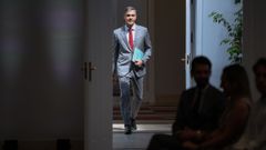 El jefe del Ejecutivo, Pedro S�nchez, a su llegada a la rueda de prensa en la Moncloa.
