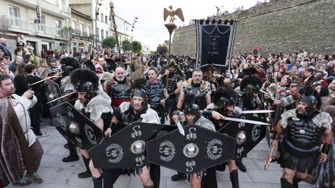 El desfile de las tropas romanas y castrexas es uno de los eventos ms multitudinarios del Arde Lucus