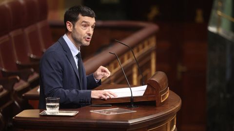 El ministro de Derechos Sociales, Consumo y Agenda 2030, Pablo Bustinduy, en el Congreso, este martes.