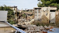 Lo que se vino abajo es un tramo de unos tres metros de longitud de lo que era la fachada principal de la vivienda