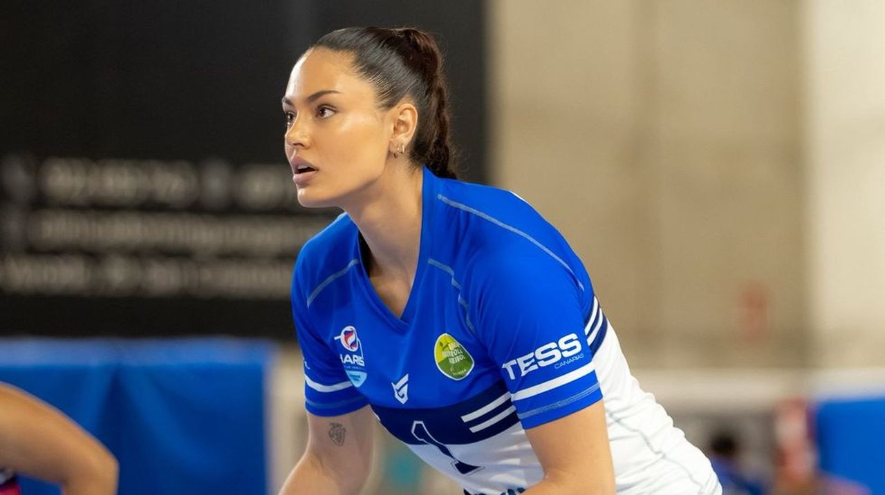 Carolina Camino, jugadora lucense de voleibol: «Me vino súper bien irme joven de casa para seguir formándome»