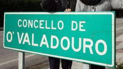 Familias de menores de O Valadouro que estudian en el IES de Alfoz reclaman cambios en las paradas del bus escolar