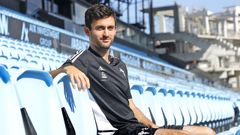 Luca de la Torre, posando en Bala�dos durante su etapa en el Celta.