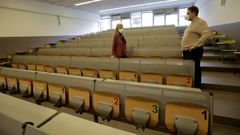 Supervisi�n esta semana de las aulas de la Facultade de Econom�a e Empresa de la UDC, con los asientos rotulados para permitir su uso seguro en tres turnos de docencia diarios
