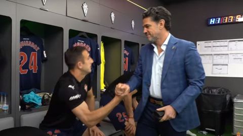 Irarragorri en el vestuario del Sporting