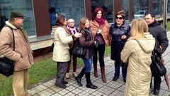 Mar Barc�n en su visita a Los Mallos