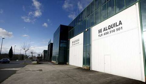 En lugar de demanda de suelo empresarial en Lal�n 2000 lo que hay son naves en alquiler o venta.