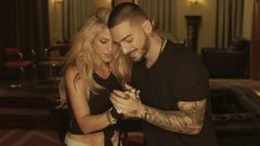 Shakira y Maluma cantan �Clandestino�