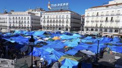 Mar de tiendas de campa�a en la Plaza del Sol del Madrid, en protesta por la vivienda.