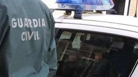 Agente de la Guardia Civil, adscrito a la quinta compa��a, con base en Carballo.