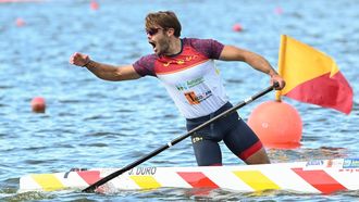 Imagen de archivo de Jaime Duro celebrando la plata en el Mundial de pirag�ismo esprint de Ponzan el pasado agosto