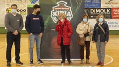 Reconocimiento a la asociaci�n local contra el c�ncer