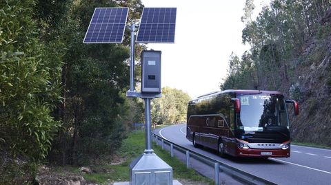 El radar fijo que acaba de instalarse en Tenorio, en la N-541, la polmica va donde hubo un accidente con siete muertos en la Nochebuena del 2022.