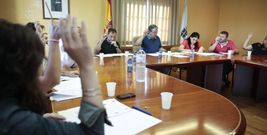 La corporaci�n agolense celebr� ayer el pleno de organizaci�n con cr�ticas de la oposici�n. 