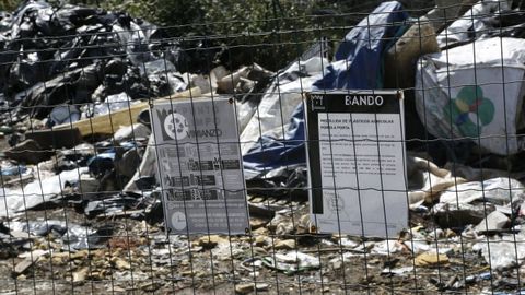 Imagen de archivo de la zona habilitada para pl�sticos en un concello de la Costa da Morte