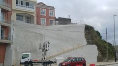 La pared de la rampa del Castro en la que se est� pintando el mural de Cari�o .