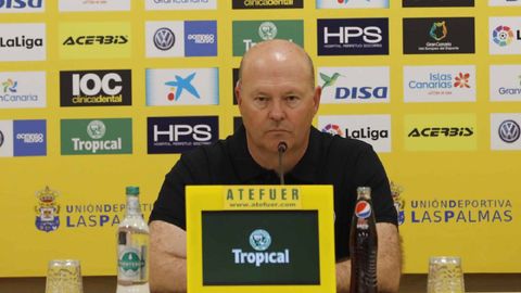 Pepe Mel en sala de prensa