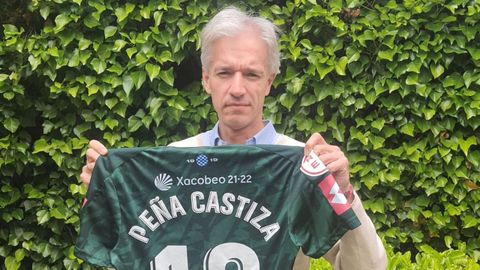Santiago Velo de Antelo, presidente de la Peña Castiza y socio del Real Madrid.