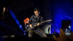 El cantante de la banda britnica Muse, Matt Bellamy, en concierto