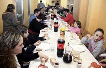 Vecinos de Rod�s (Lal�n) celebraron el s�bado el �xito de la Matanza Tradicional.