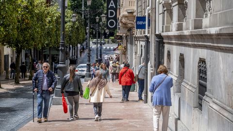 La calle San Francisco de Oviedo es una de las más concurridas