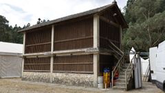 Precisa mantenimiento. El hrreo de Naseiro fue construido en 1969, pero fue cayendo en desuso con la aparicin de los palcos mviles de las orquestas. La construccin tradicional lleva aos sin mantenimiento