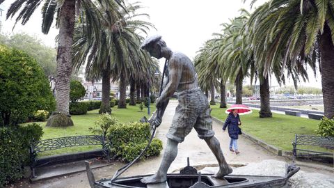 MIENTRAS EL PALMERAL DEL PASEO MAR�TIMO RESISTE