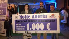 Sandra Tri�anes L�pez fue la afortunada con el cheque de 1.000 euros en bonos de compra