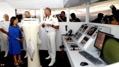 La ministra de Defensa, Margarita Robles, en el simulador de navegaci�n, mientras visita la Escuela Naval