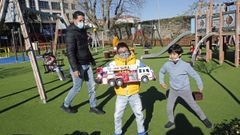 D�a de Reyes en Pontevedra,ni�os disfrutando de sus jueguetes