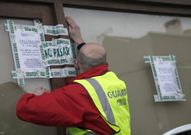 <span lang= es-es >Operaci�n �Conserva�</span>. La investigaci�n tutelada desde el cuartel de Boiro dej� varias im�genes para el recuerdo, como el precinto colocado en un local comercial de Escarabote. 