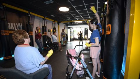 Usuarios de Amizade en la clases de fitboxing de los martes