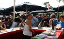 La asociaci�n provincial de hosteleros instal� un puesto informativo en Mijas  