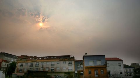 El humo alcanza el concello de Rianxo