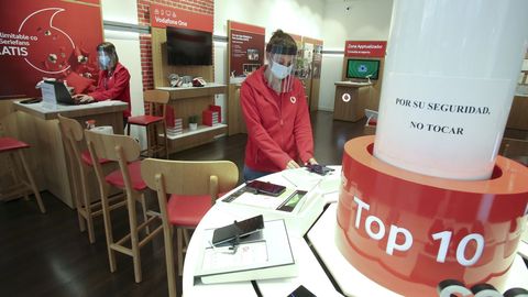 La tienda de Vodafone de Odeón vuleve a funcionar desde el lunes con cita previa y horario reducido