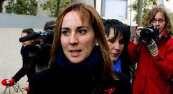La alcaldesa de Montcada, María Elena Pérez, ayer a su llegada a los juzgados de Sabadell.