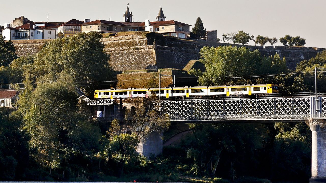 El puente internacional de Tui, escenario del festival Ikfem en su 140 aniversario