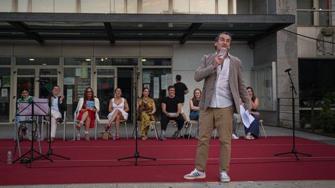 Luis Zahera en el inicio de las fiestas de Boiro