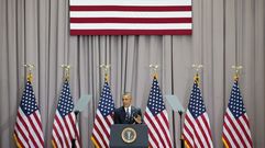 El presidente estadounidense Barack Obama gesticula durante su intervenci�n en la visita a la American University de Washington