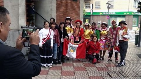Latinoamericanos celebran el Día de la Hispanidad en Oviedo
