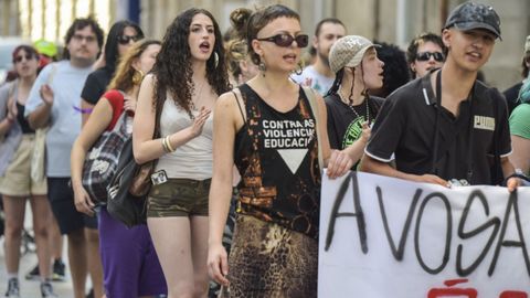 Manifestaci�n de alumnos de la Facultade de Belas Artes de Pontevedra para reclamar un protocolo efectivo ante el abuso sexual