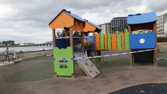 Los parques infantiles de Viveiro contin�an precintados y no podr�n utilizarse hasta el lunes, d�a 22
