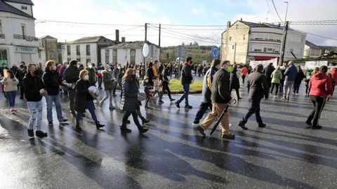 En Baamonde se han orgnizado protestas contra el cierre del colegio