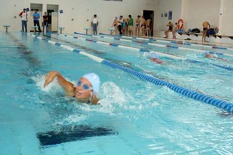 La piscina climatizada de Melide antes de su cierre