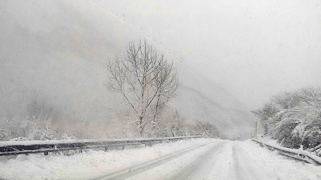 Alerta amarilla por nevadas en la cordillera y Picos
