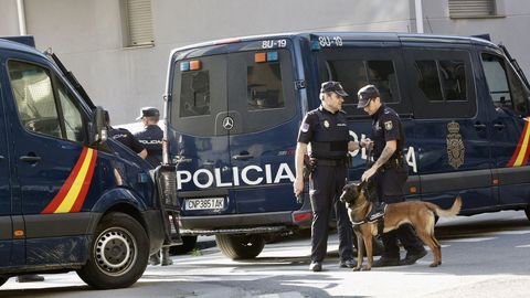 Amplio despliegue policial en la zona de Orillamar, en A Corua, por una operacin contra el narcotrfico.